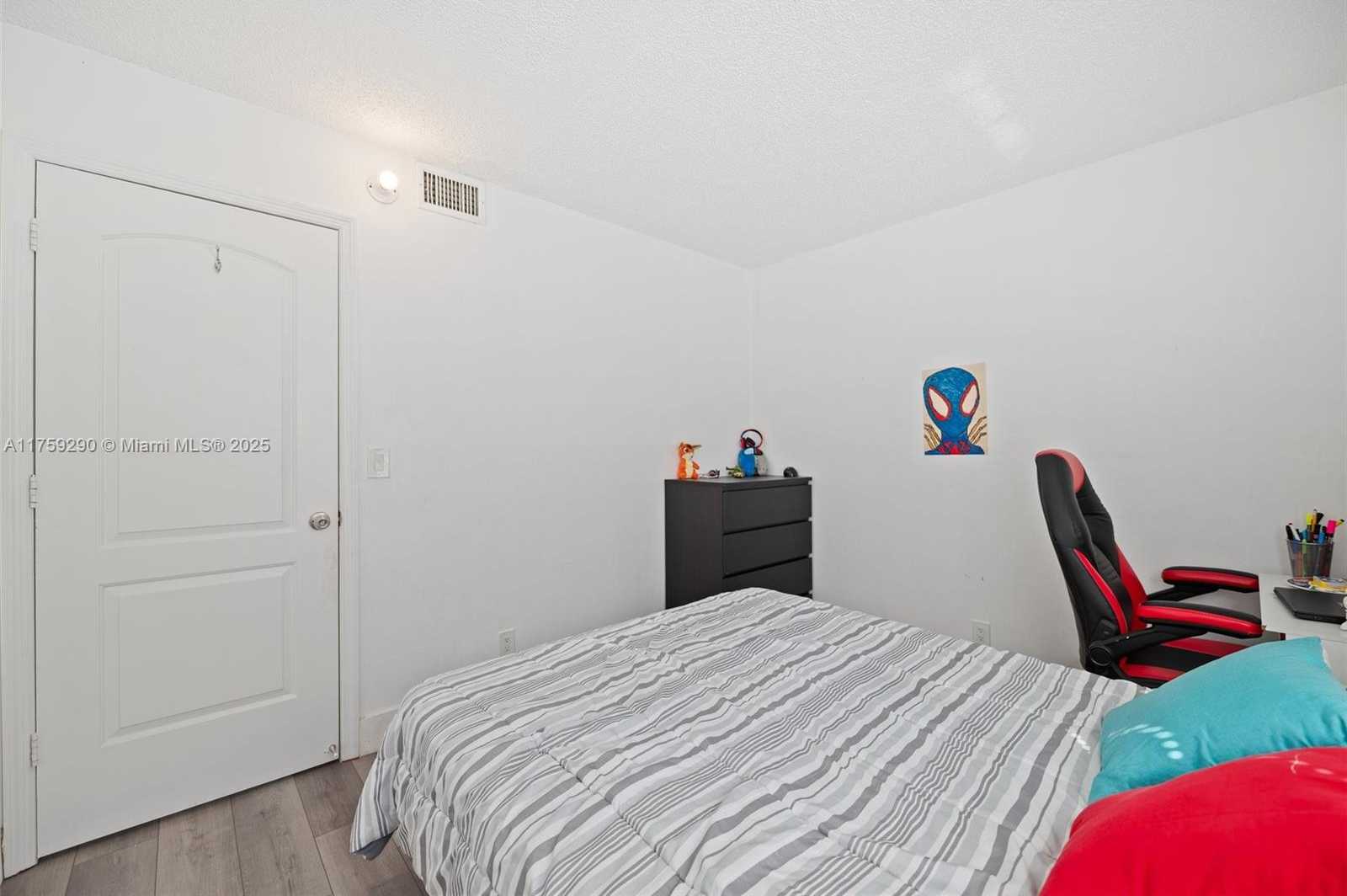 Small Image of 835 TWIN LAKES DR #30-C, Coral Springs Number 21