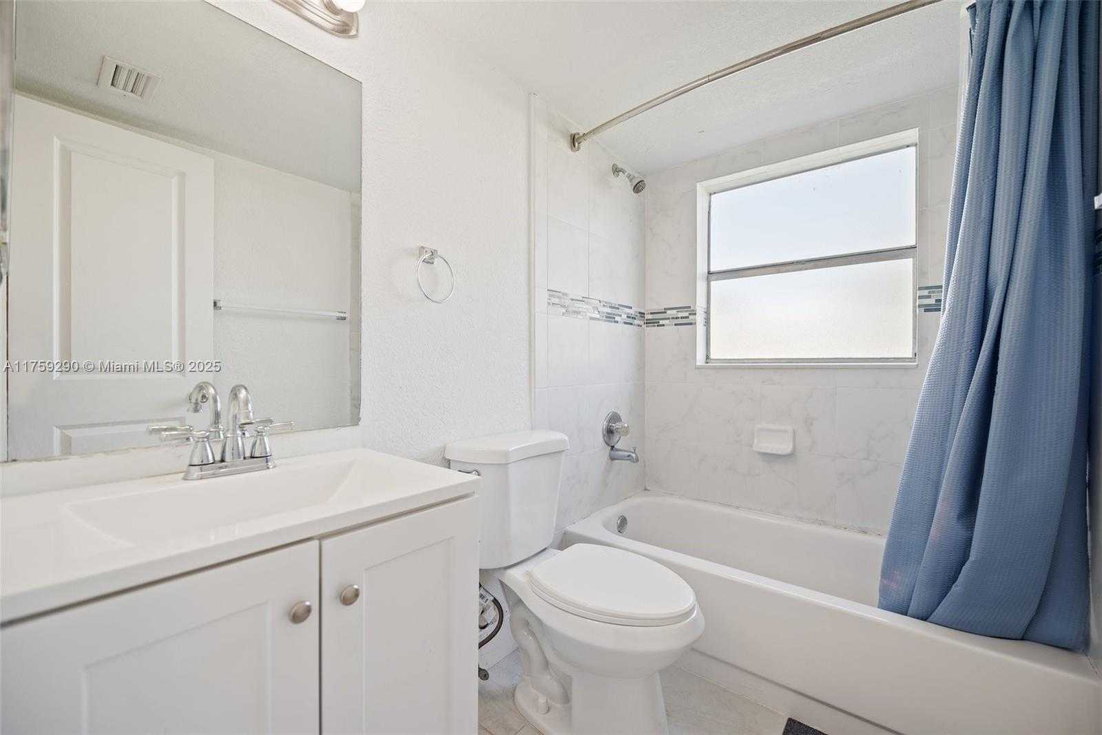 Small Image of 835 TWIN LAKES DR #30-C, Coral Springs Number 22
