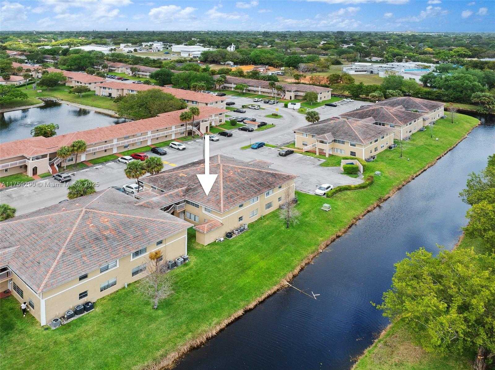 Small Image of 835 TWIN LAKES DR #30-C, Coral Springs Number 26