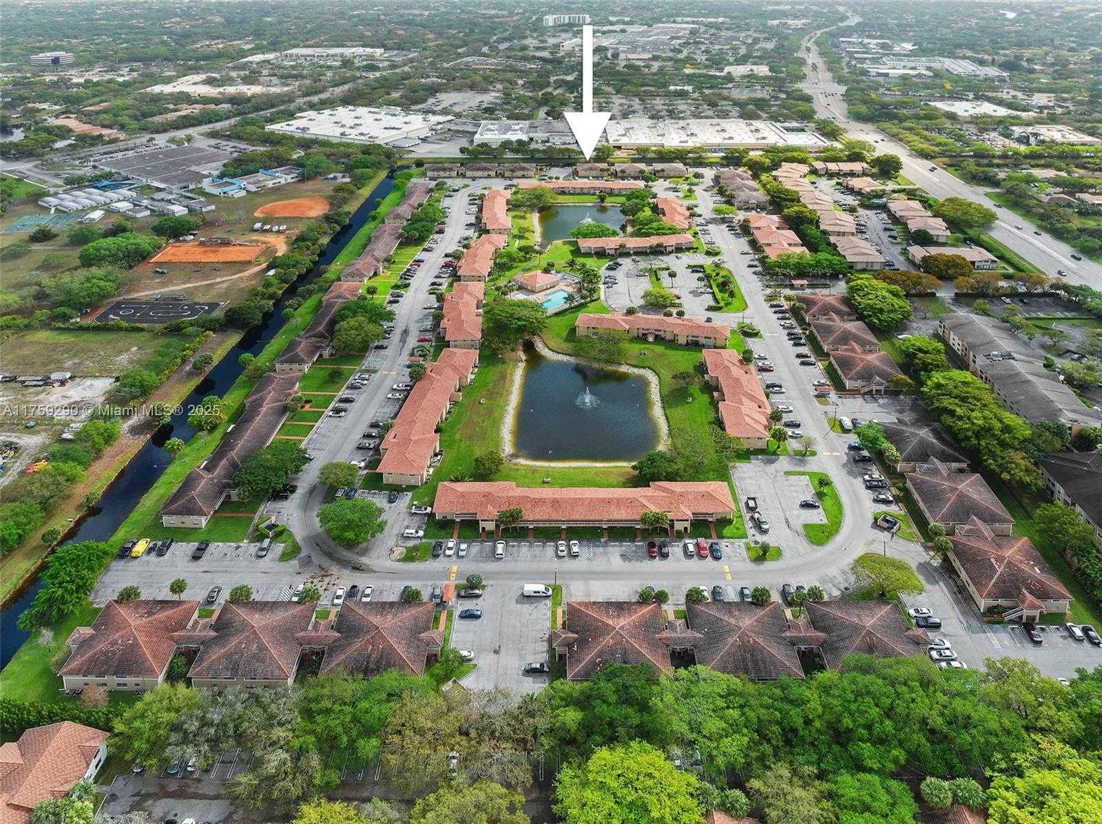Small Image of 835 TWIN LAKES DR #30-C, Coral Springs Number 32