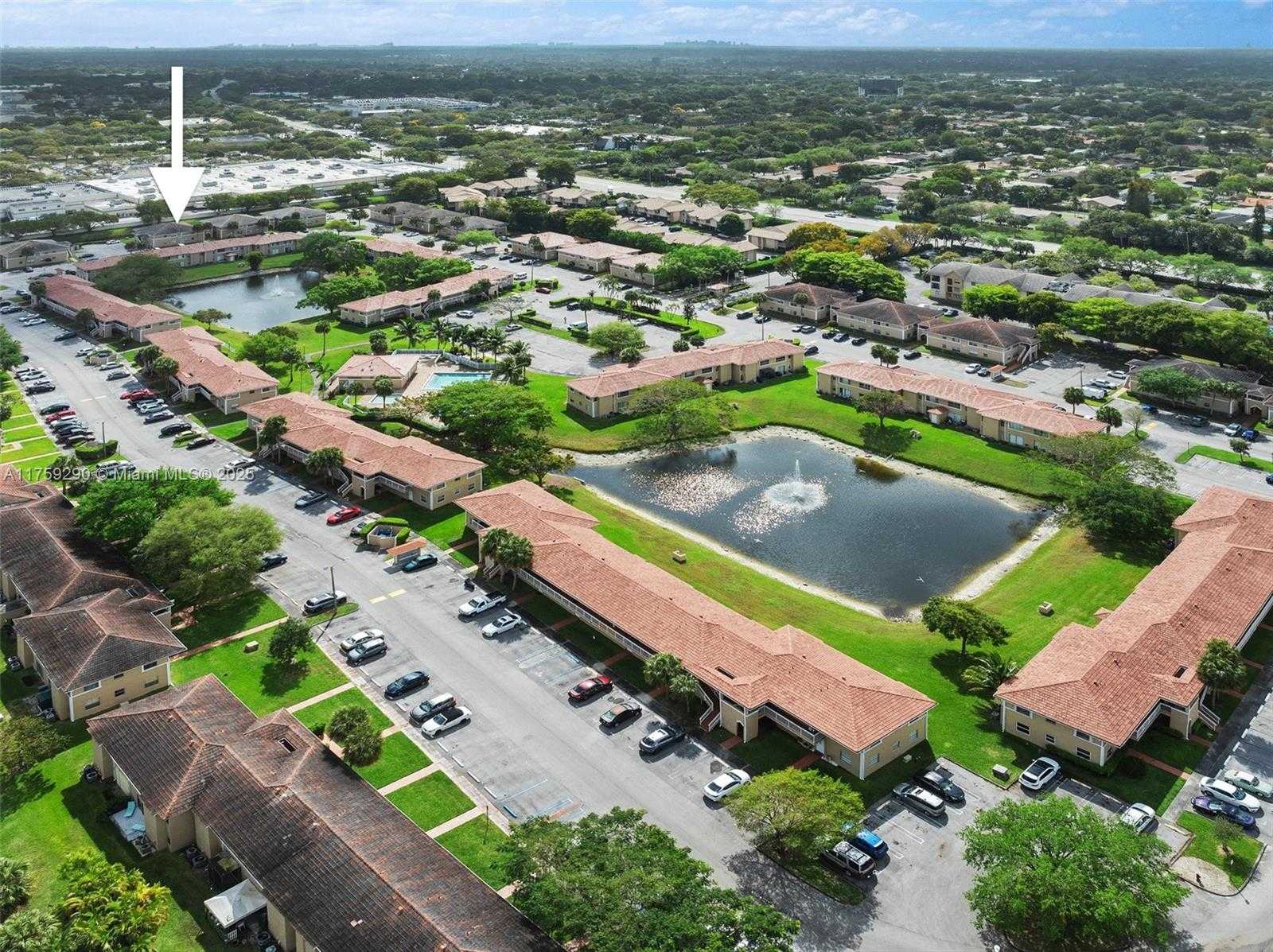 Small Image of 835 TWIN LAKES DR #30-C, Coral Springs Number 36