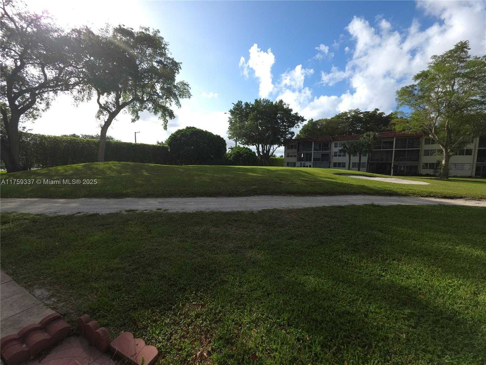 Small Image of 8940 SOUTH HOLLYBROOK BLVD #109, Pembroke Pines Number 14