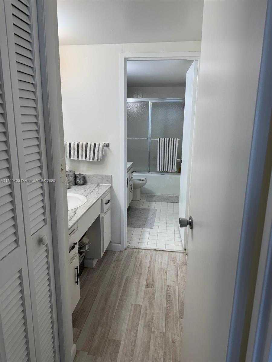 Small Image of 500 THREE ISLANDS BLVD #908, Hallandale Beach Number 4