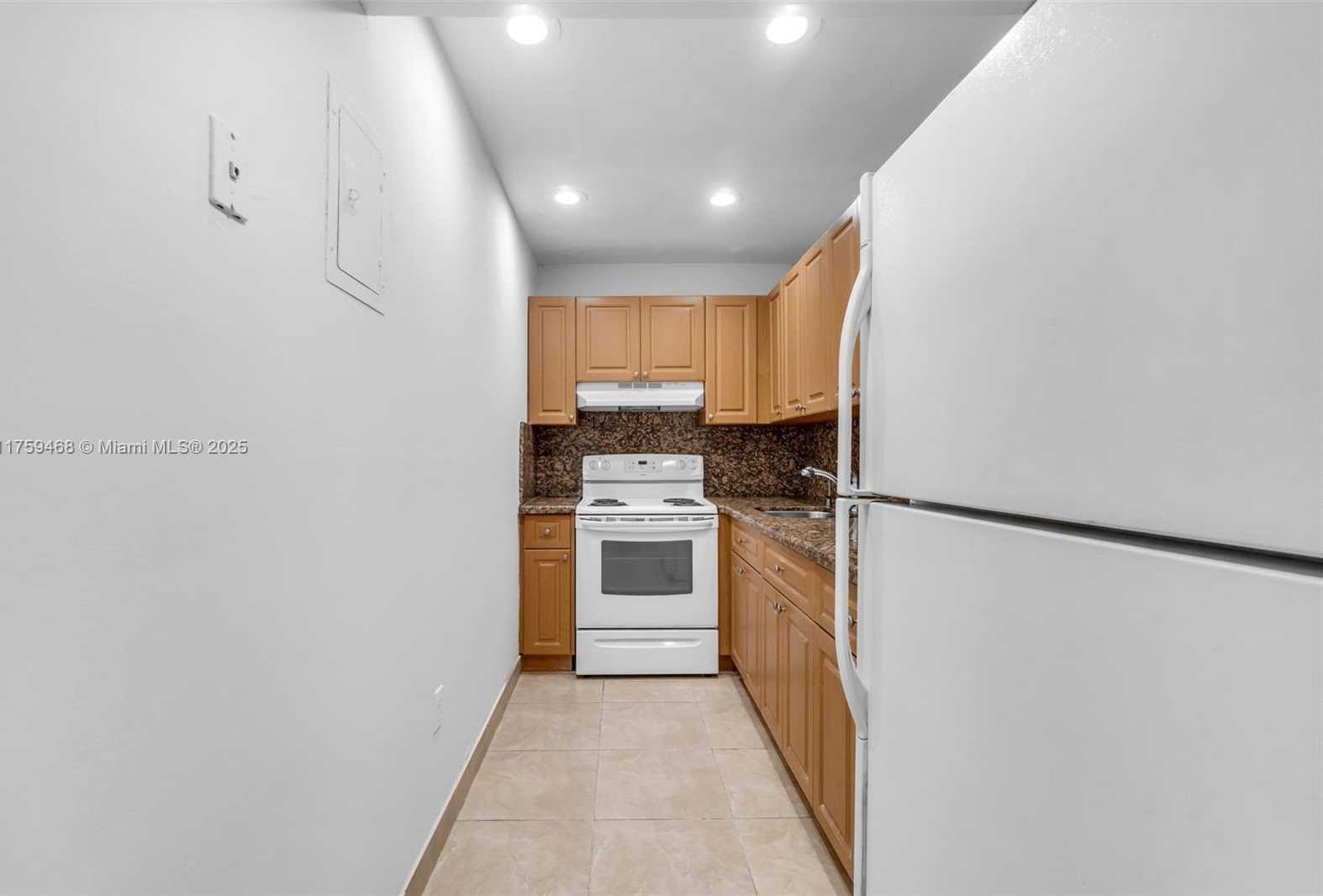 Small Image of 4709 NORTH WEST 7TH ST #204-9, Miami Number 10