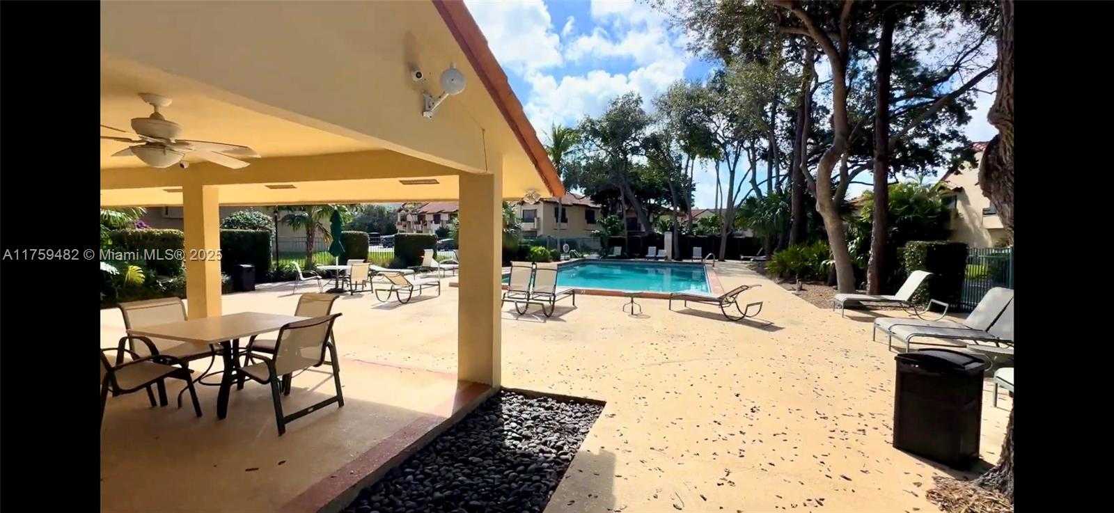 Small Image of 10023 SOUTH WEST 77TH CT, Miami Number 22