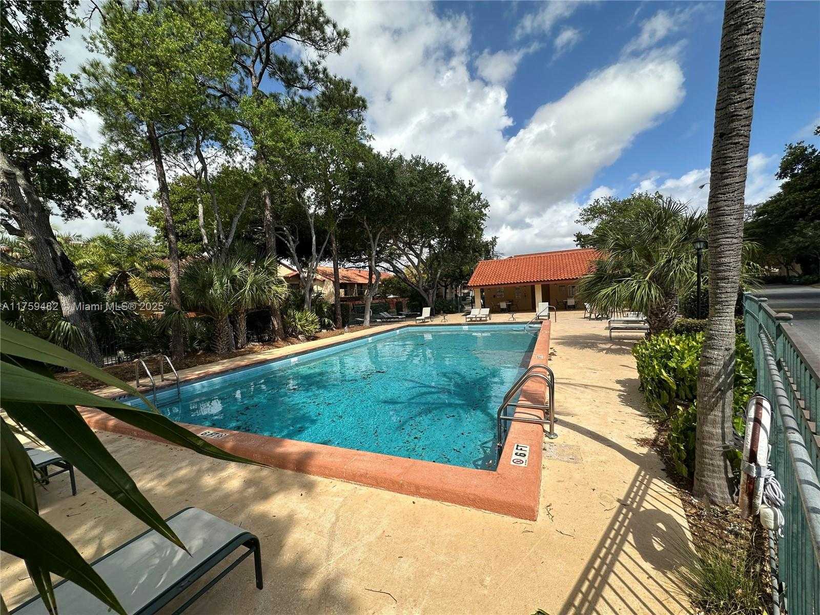 Small Image of 10023 SOUTH WEST 77TH CT, Miami Number 24