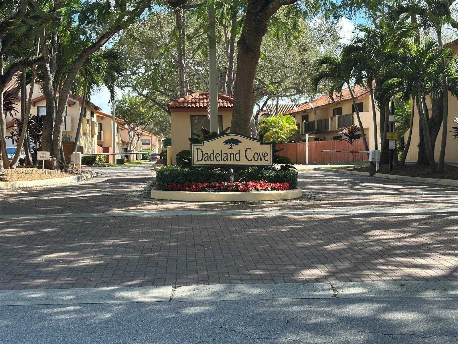 Small Image of 10023 SOUTH WEST 77TH CT, Miami Number 3
