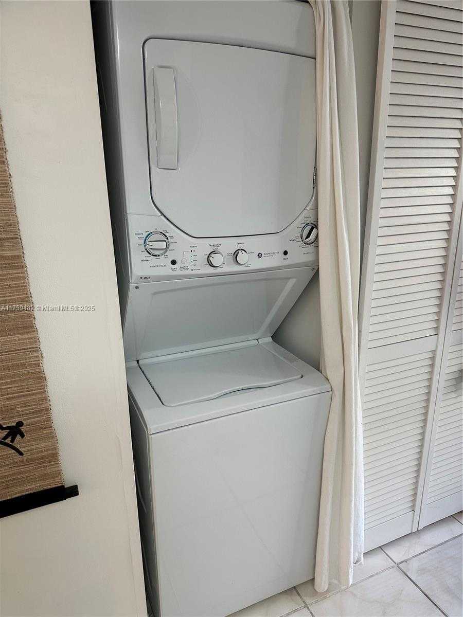 Small Image of 10023 SOUTH WEST 77TH CT, Miami Number 7