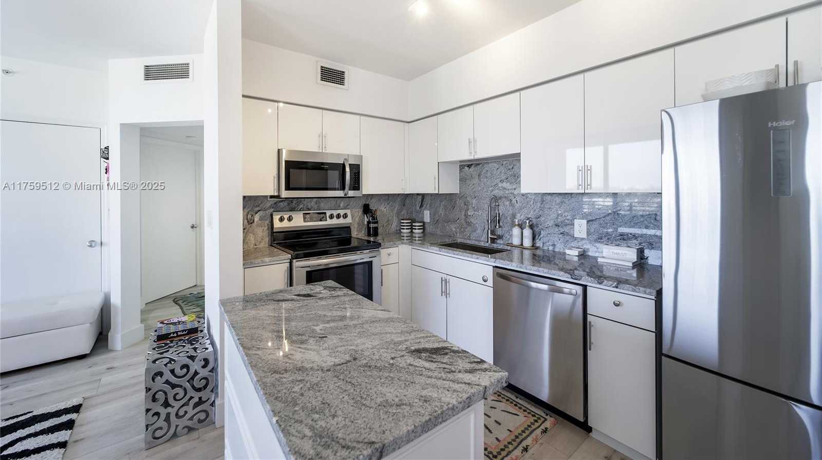 Small Image of 1330 WEST AVE #1503, Miami Beach Number 17