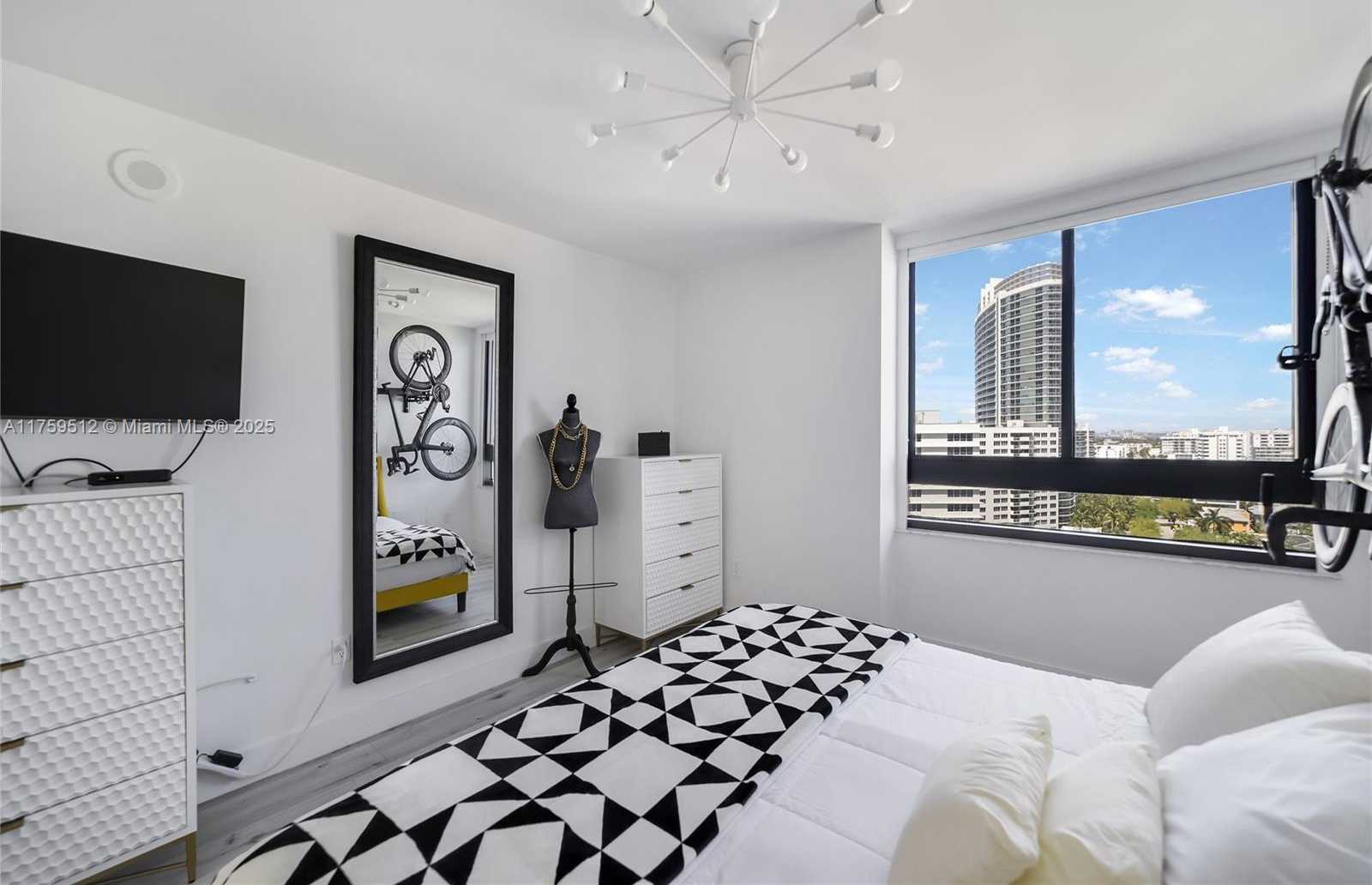 Small Image of 1330 WEST AVE #1503, Miami Beach Number 23