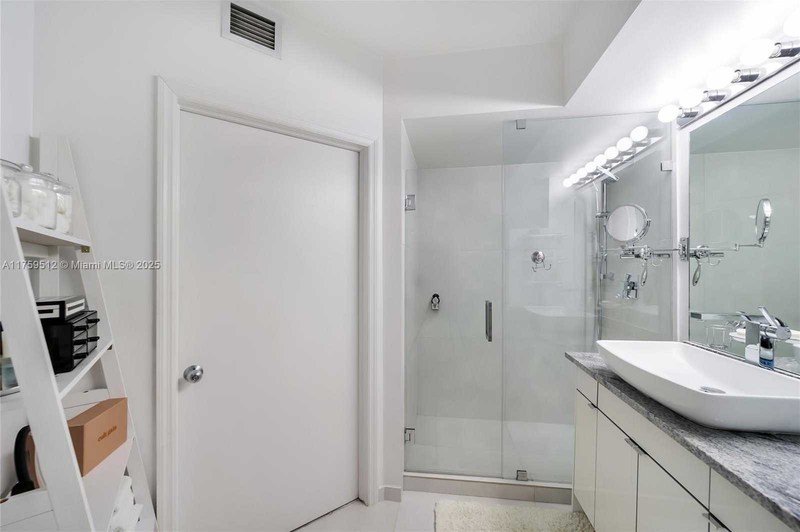 Small Image of 1330 WEST AVE #1503, Miami Beach Number 27