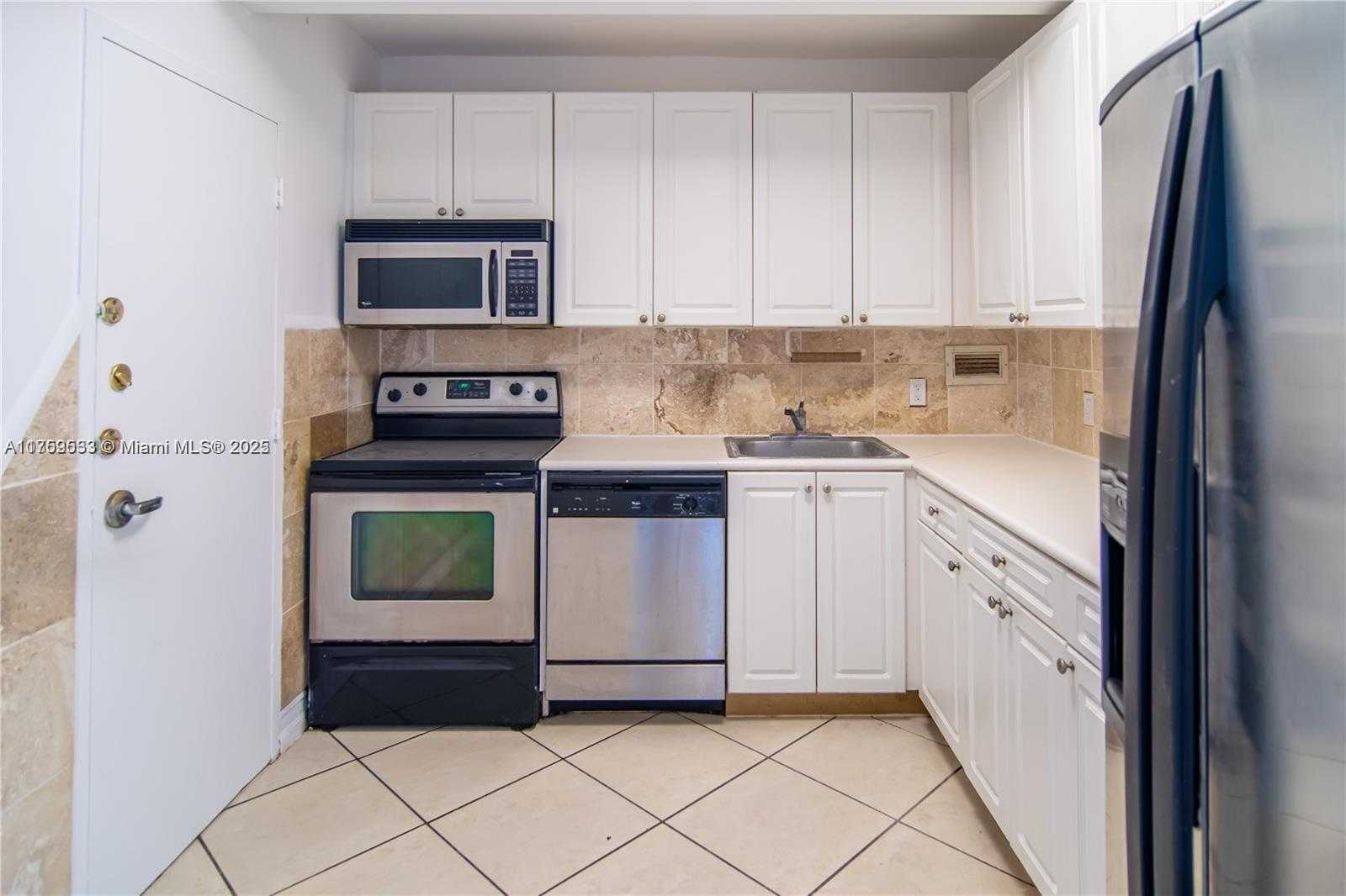 Small Image of 1455 NORTH TREASURE DR #PH-A, North Bay Village Number 6