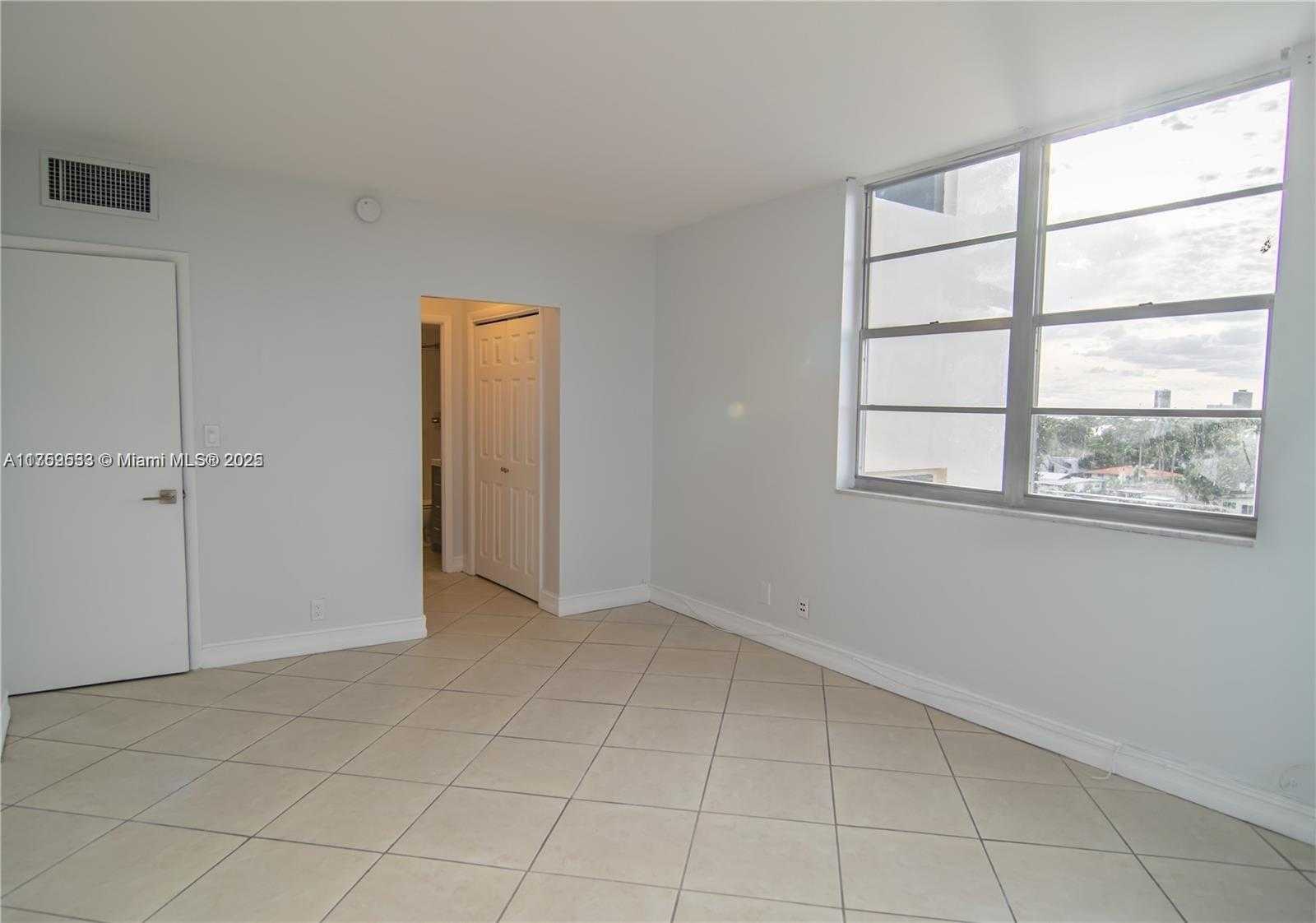 Small Image of 1455 NORTH TREASURE DR #PH-A, North Bay Village Number 8