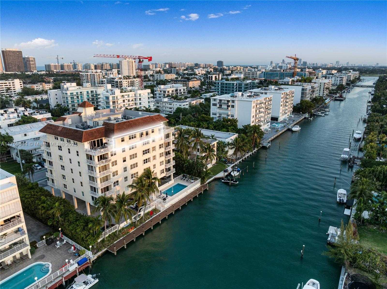 Small Image of 10140 WEST BAY HARBOR DR #PH3, Bay Harbor Islands Number 16