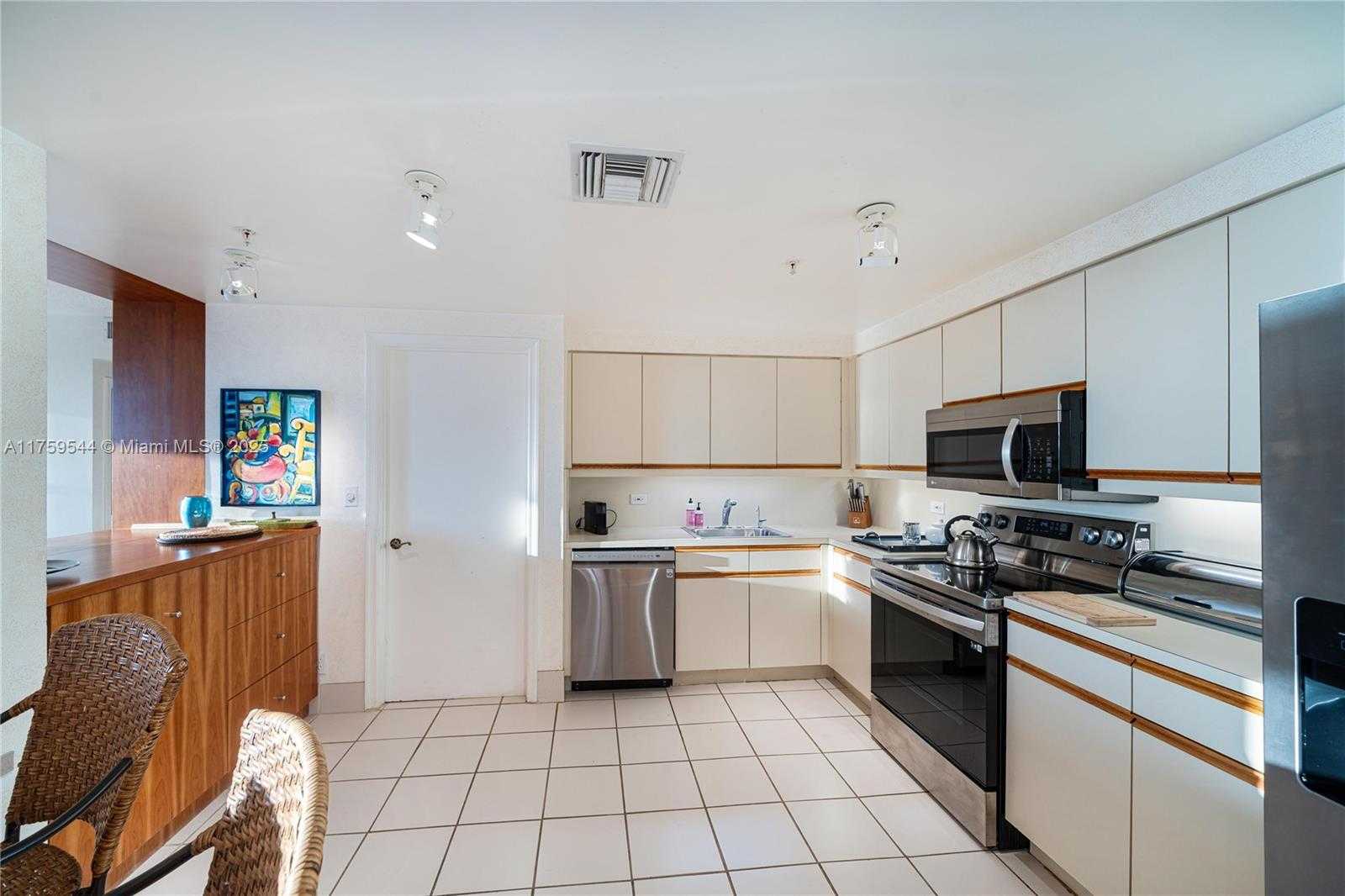 Small Image of 10140 WEST BAY HARBOR DR #PH3, Bay Harbor Islands Number 24