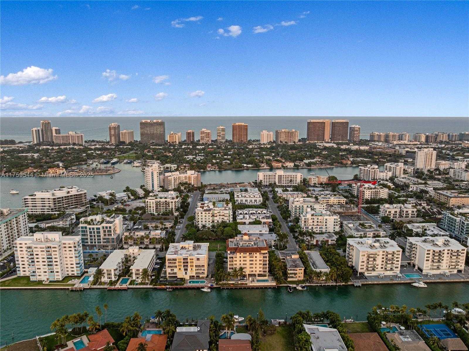 Small Image of 10140 WEST BAY HARBOR DR #PH3, Bay Harbor Islands Number 27