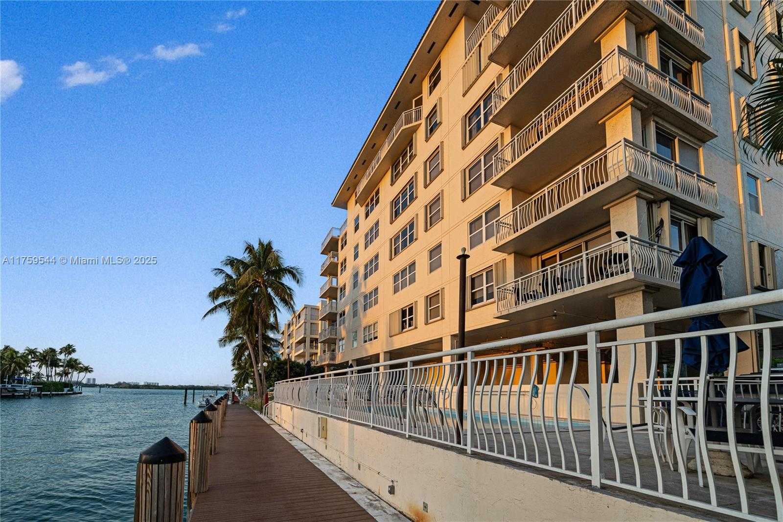 Small Image of 10140 WEST BAY HARBOR DR #PH3, Bay Harbor Islands Number 28
