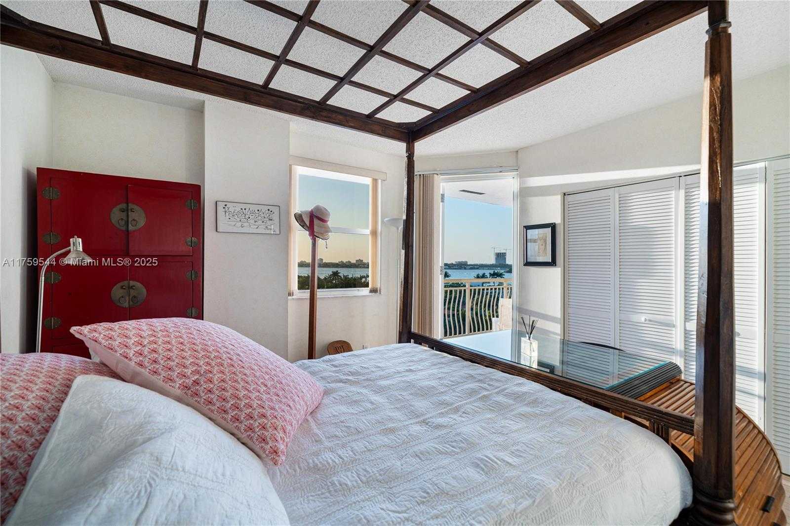 Small Image of 10140 WEST BAY HARBOR DR #PH3, Bay Harbor Islands Number 6