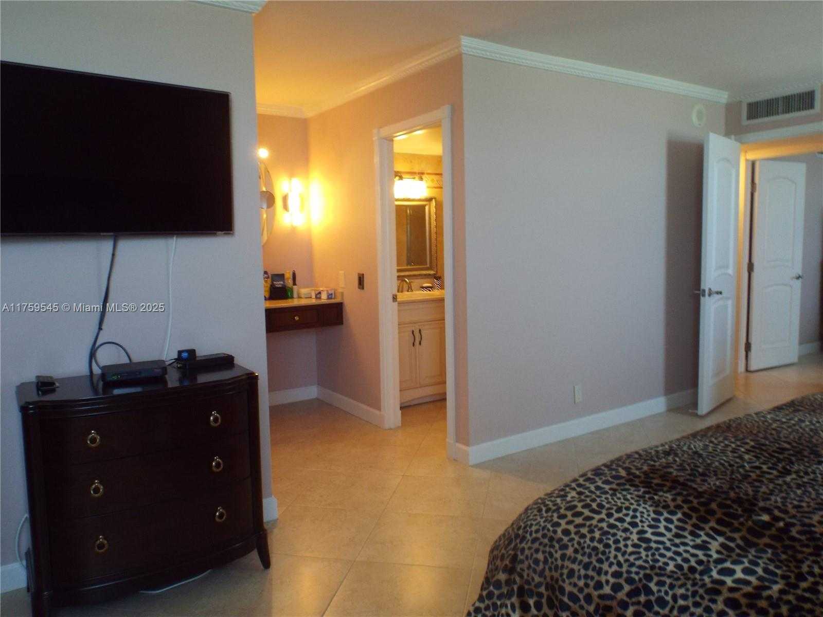 Small Image of 1904 SOUTH OCEAN DR #604, Hallandale Beach Number 14