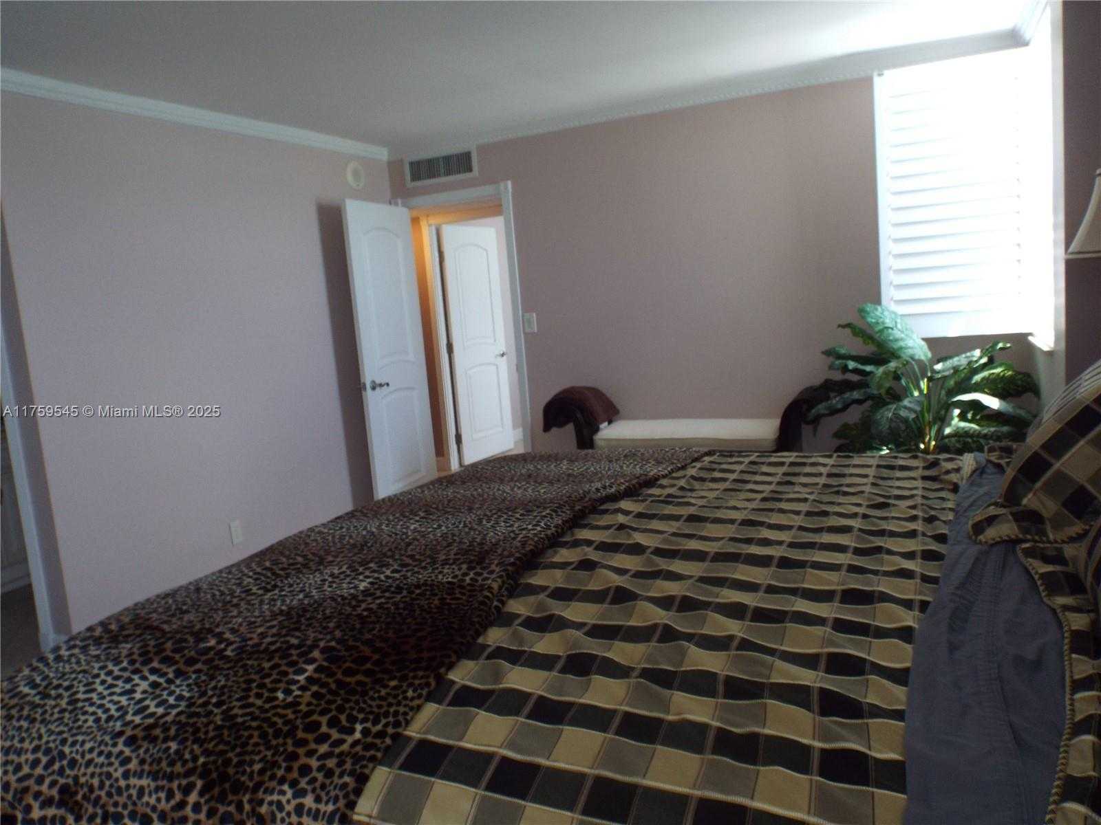 Small Image of 1904 SOUTH OCEAN DR #604, Hallandale Beach Number 36