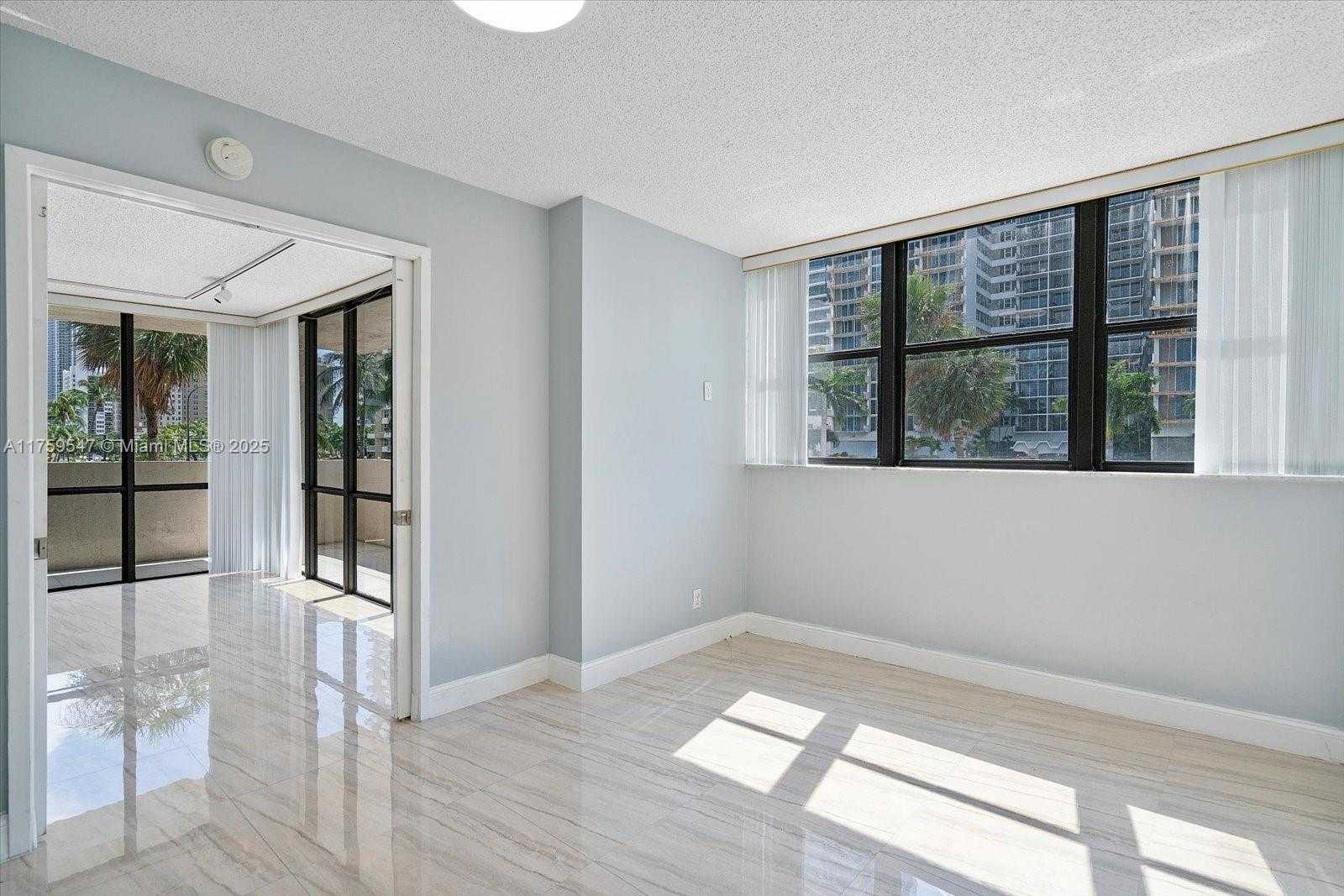 Small Image of 2049 SOUTH OCEAN DR #210, Hallandale Beach Number 4