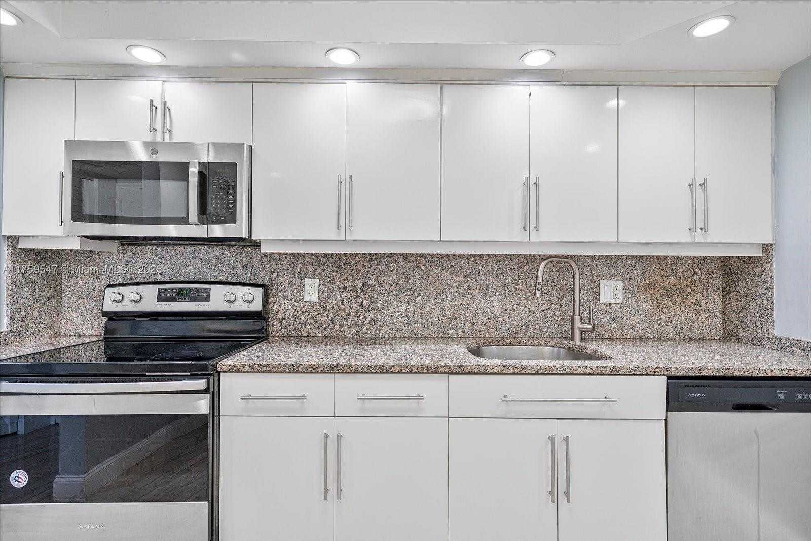 Small Image of 2049 SOUTH OCEAN DR #210, Hallandale Beach Number 7