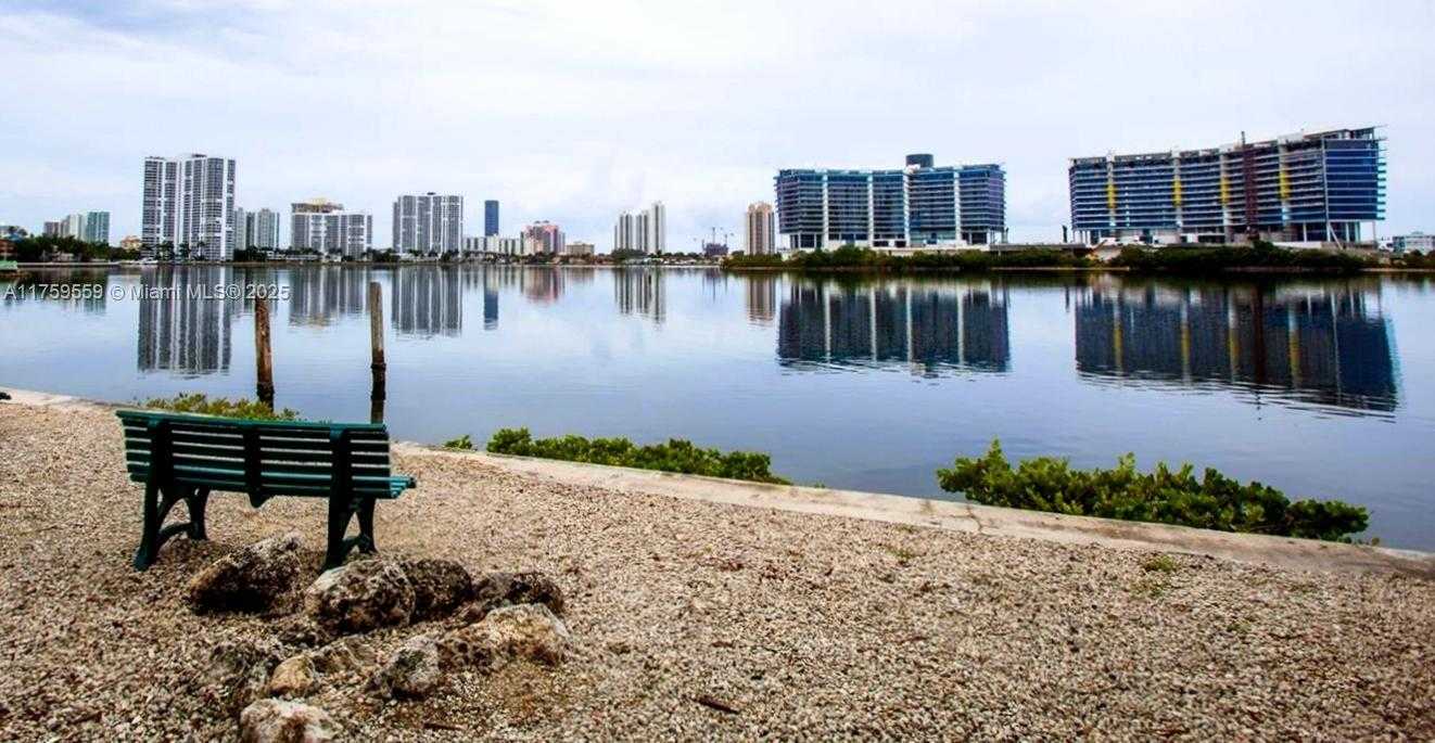 Small Image of 3135 #2104, Aventura Number 42