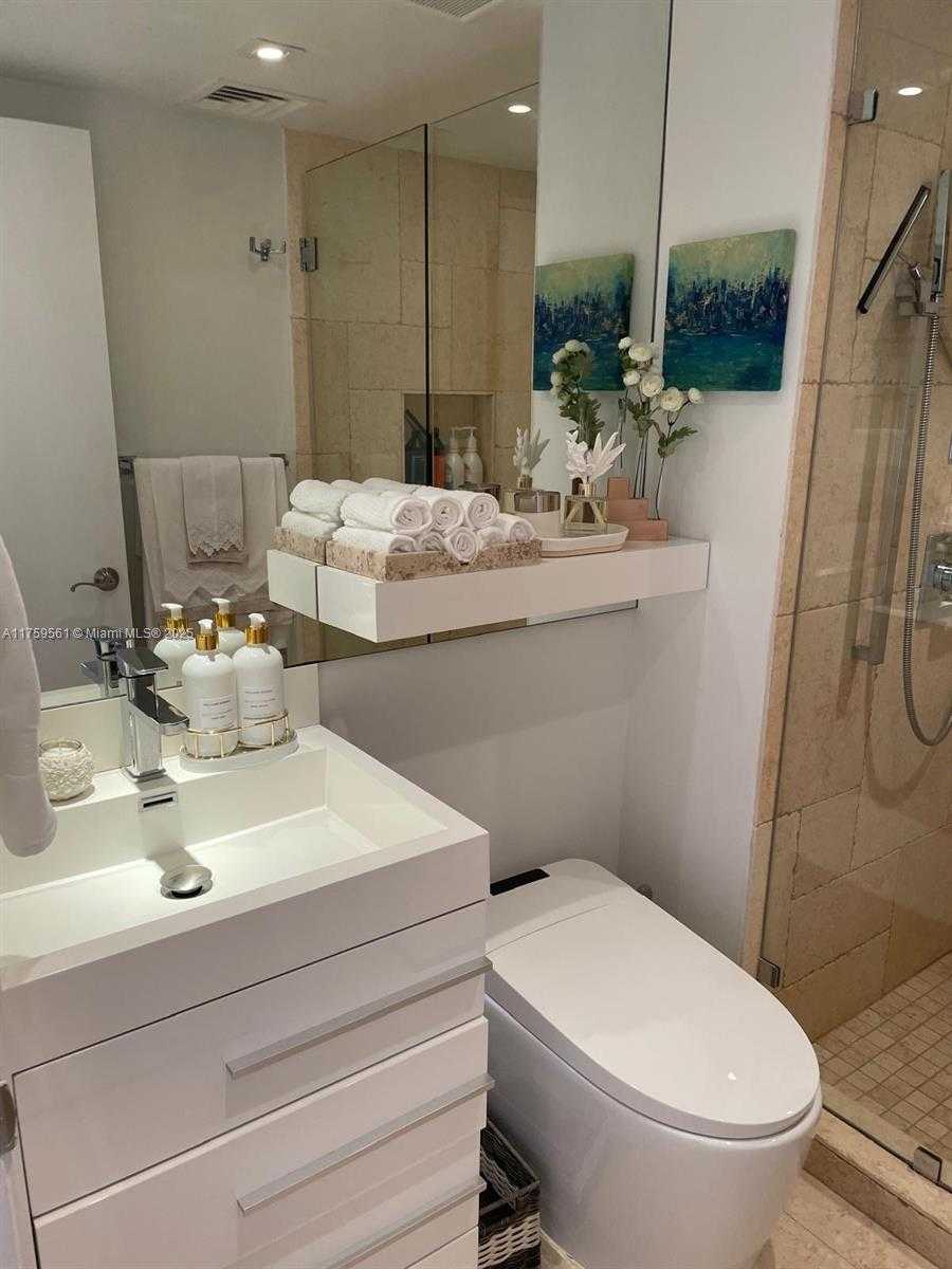 Small Image of 3610 YACHT CLUB DR #1510, Aventura Number 11