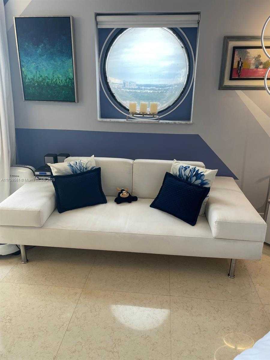 Small Image of 3610 YACHT CLUB DR #1510, Aventura Number 17
