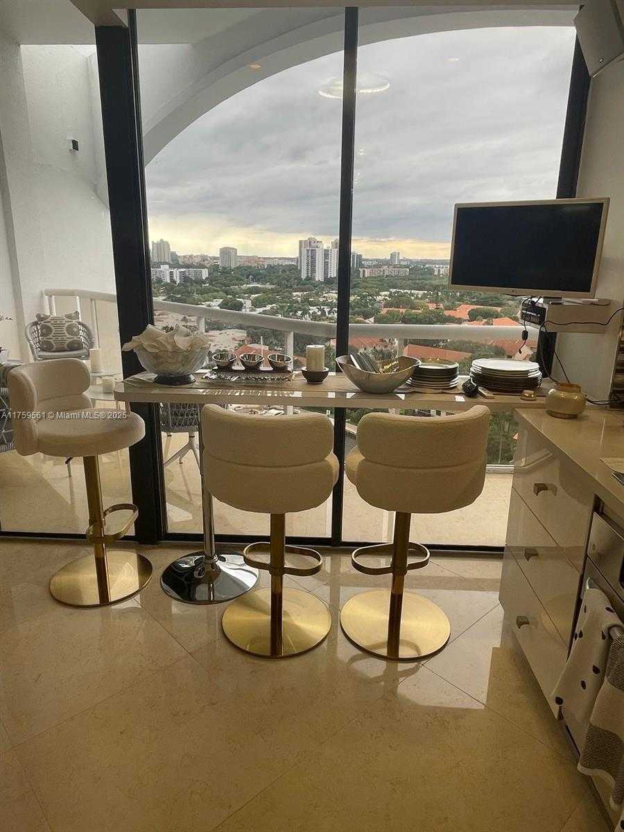 Small Image of 3610 YACHT CLUB DR #1510, Aventura Number 24