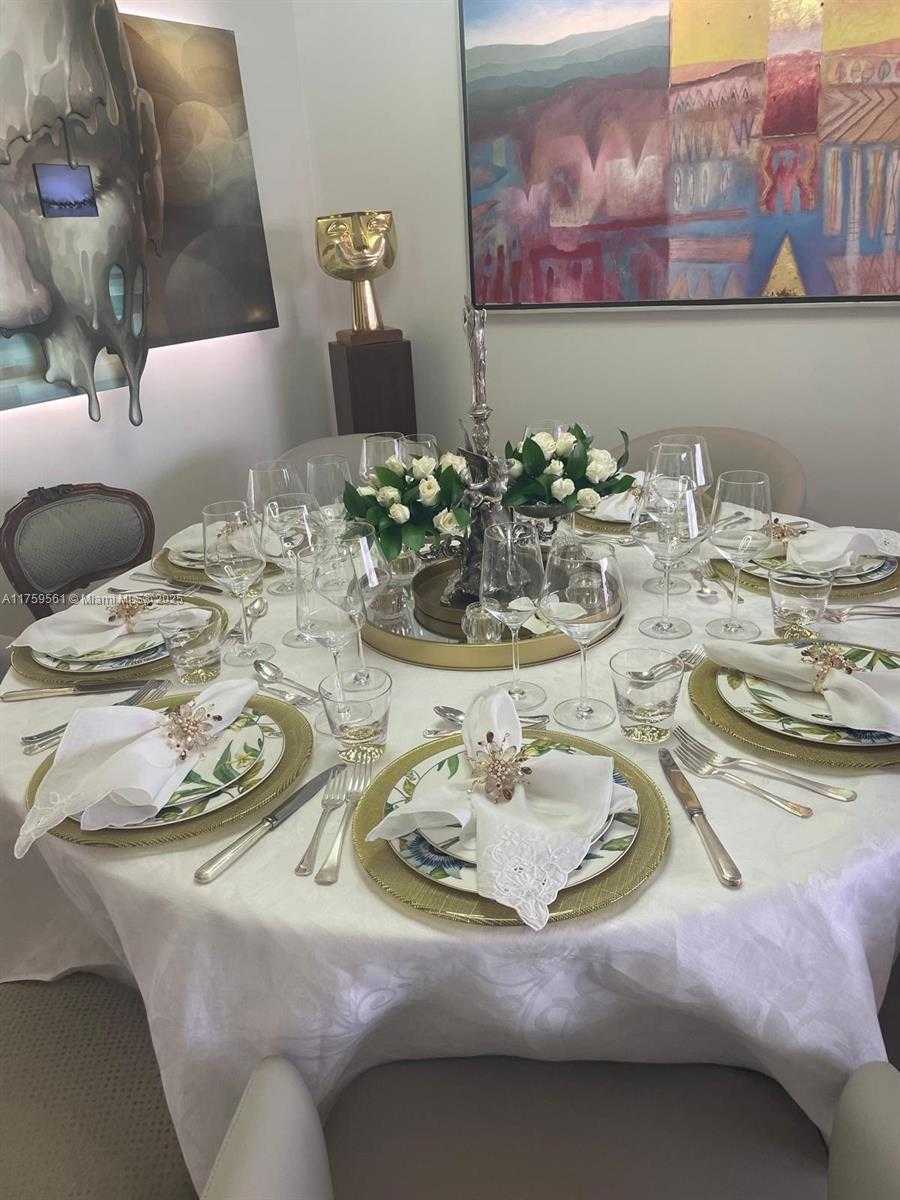 Small Image of 3610 YACHT CLUB DR #1510, Aventura Number 25