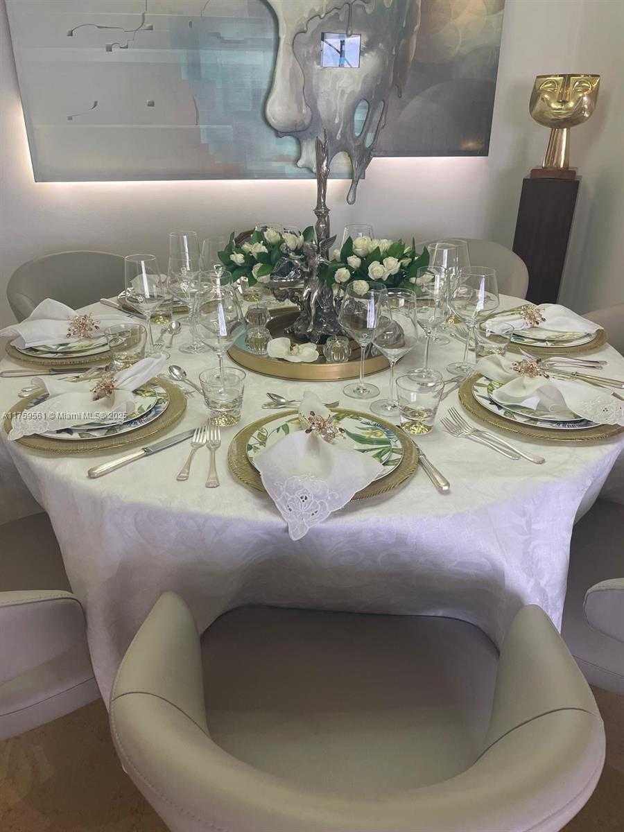 Small Image of 3610 YACHT CLUB DR #1510, Aventura Number 26