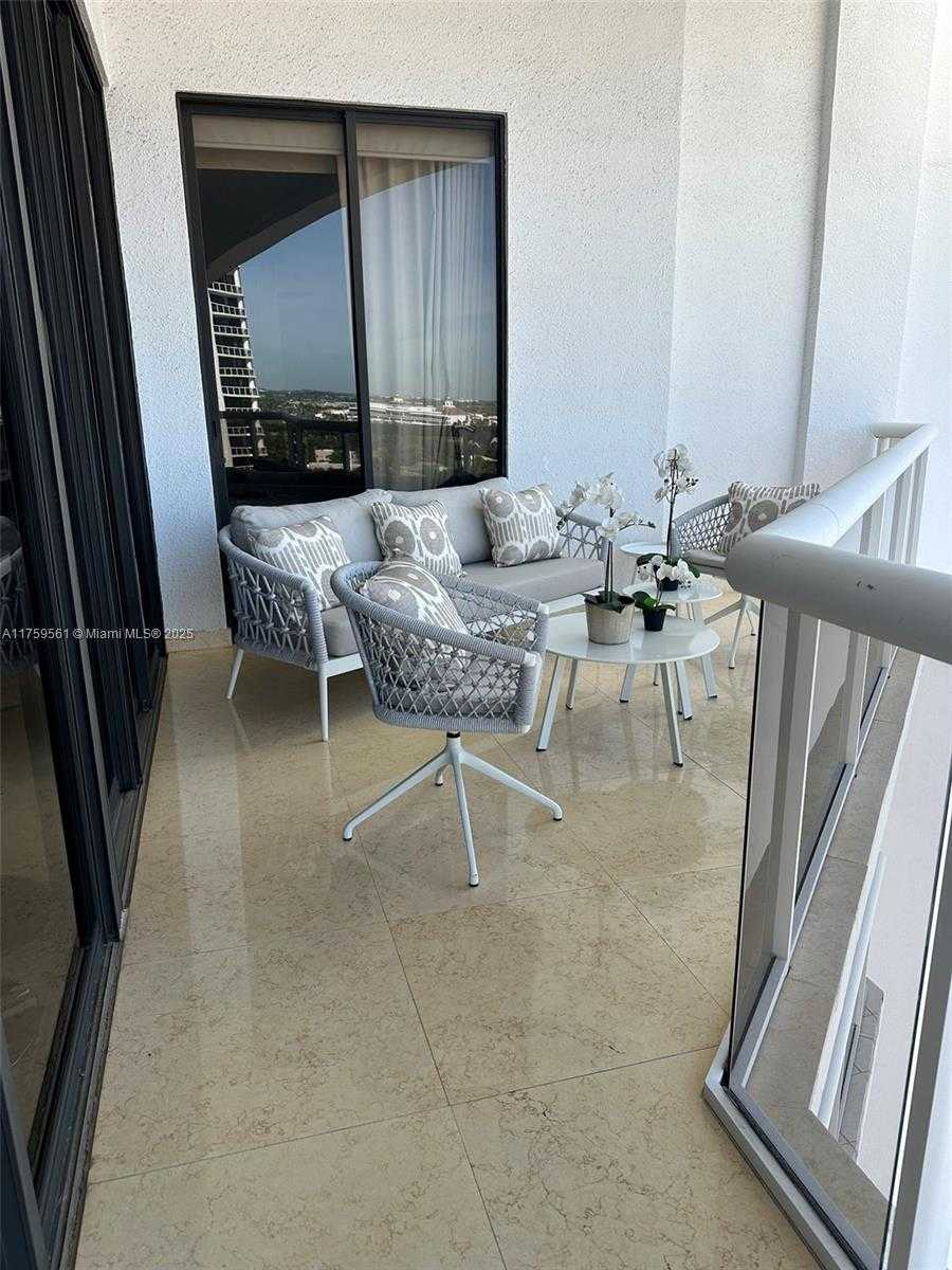 Small Image of 3610 YACHT CLUB DR #1510, Aventura Number 31