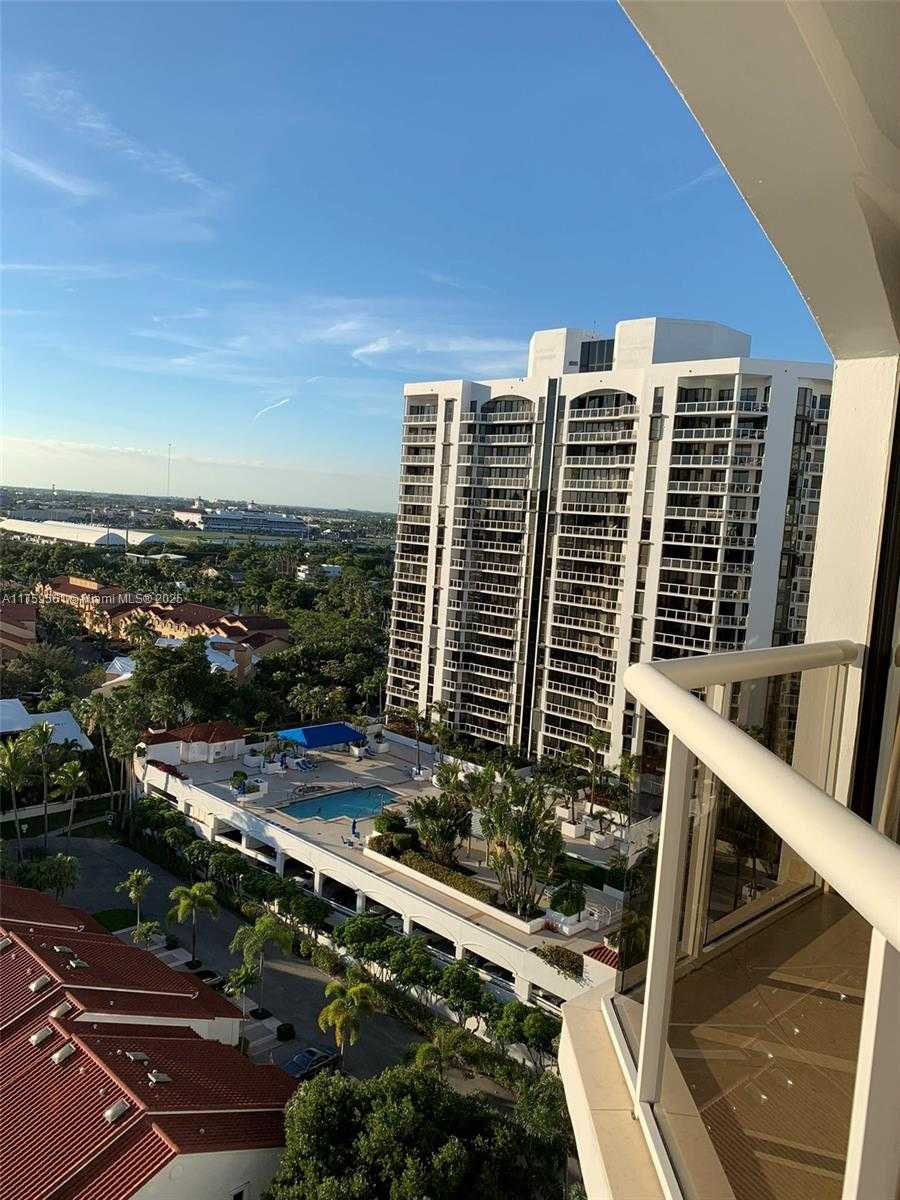 Small Image of 3610 YACHT CLUB DR #1510, Aventura Number 34