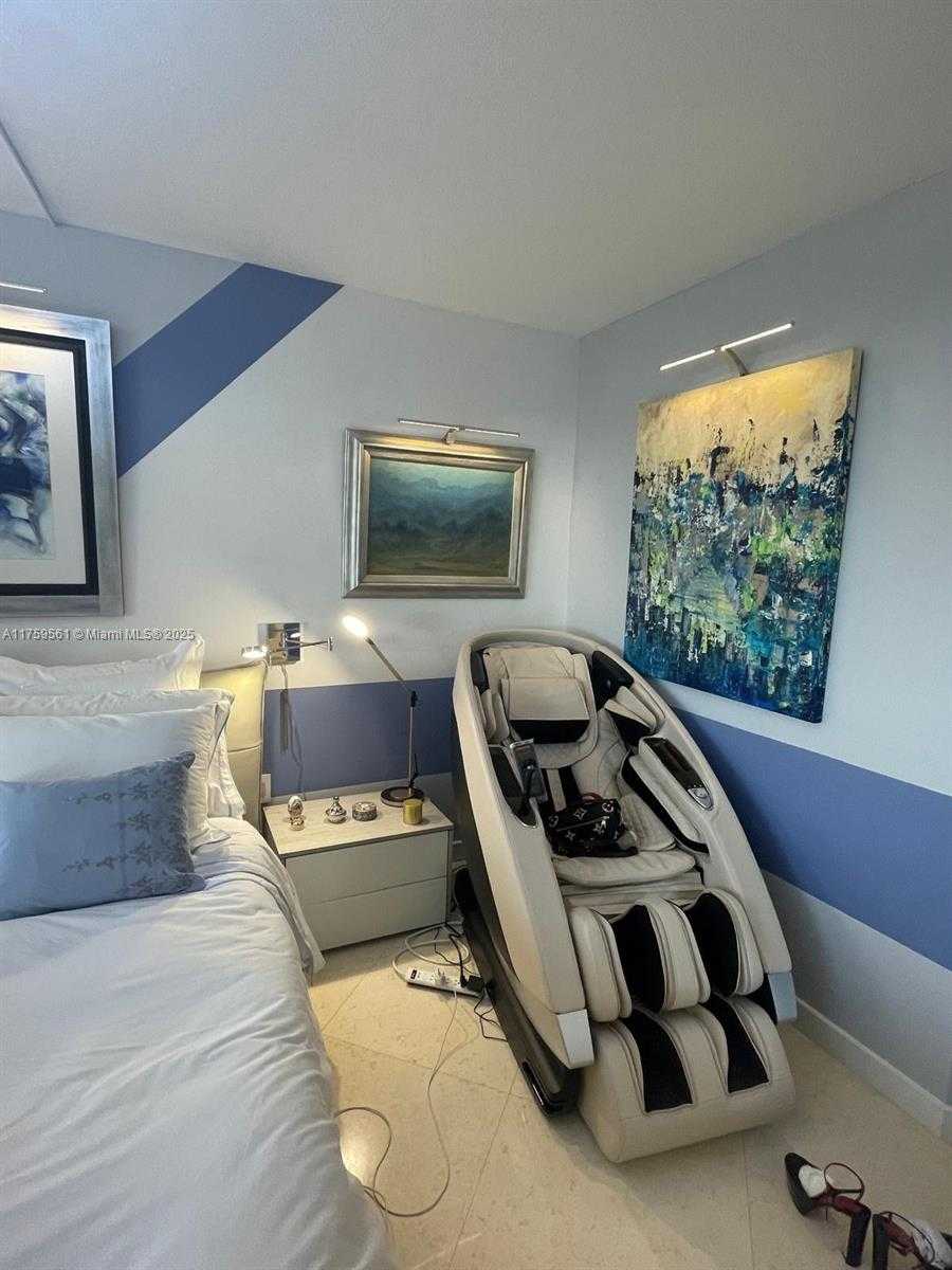 Small Image of 3610 YACHT CLUB DR #1510, Aventura Number 37