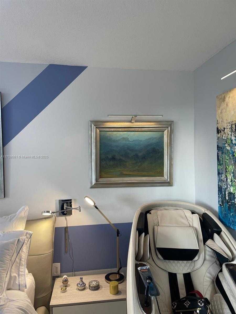 Small Image of 3610 YACHT CLUB DR #1510, Aventura Number 38