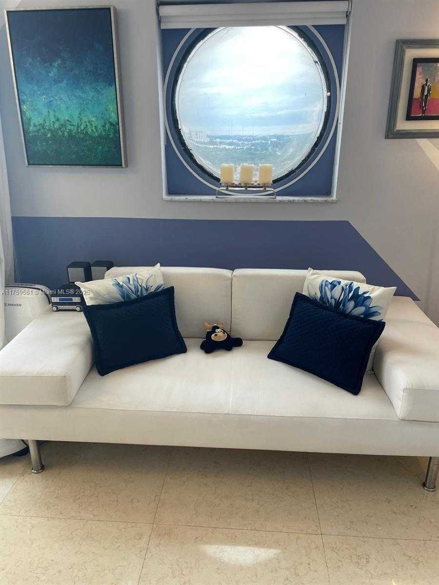 Small Image of 3610 YACHT CLUB DR #1510, Aventura Number 39