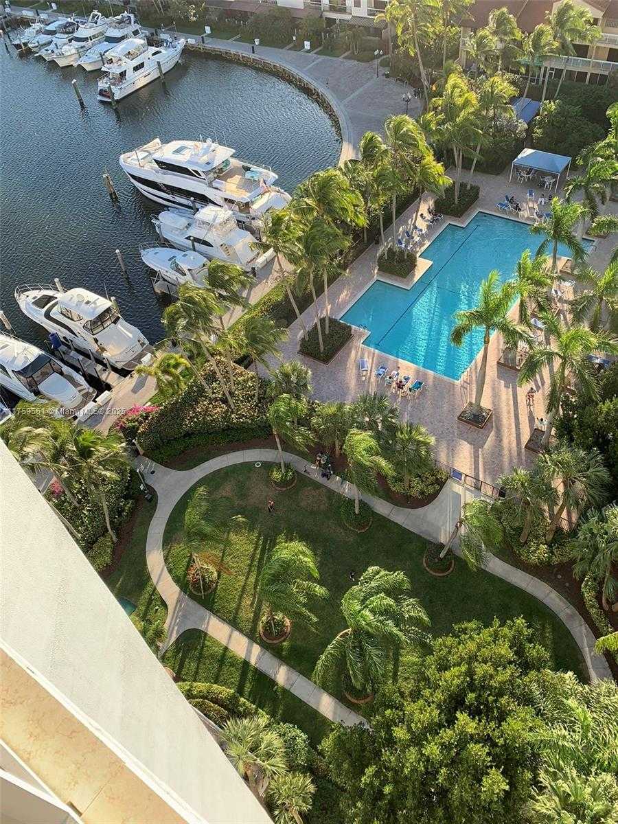 Small Image of 3610 YACHT CLUB DR #1510, Aventura Number 5