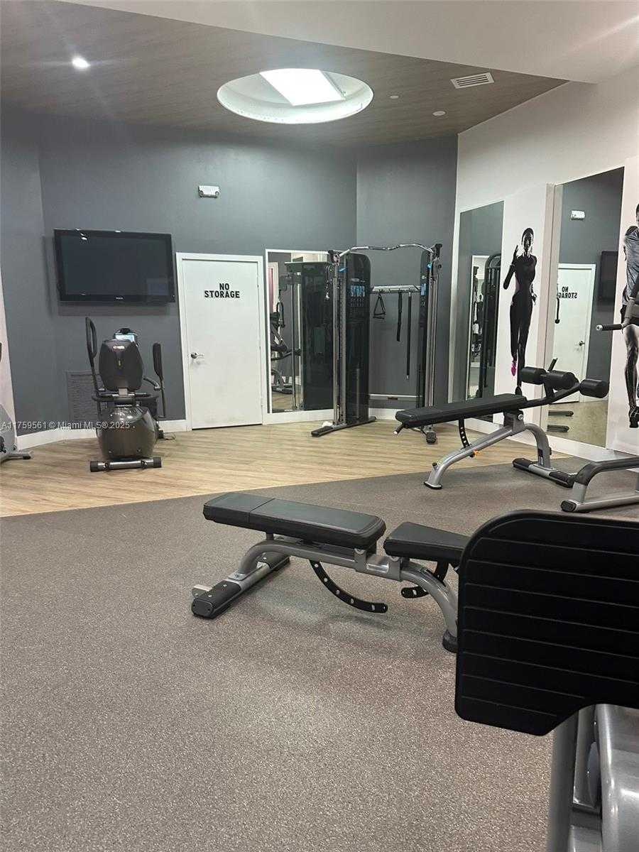 Small Image of 3610 YACHT CLUB DR #1510, Aventura Number 60