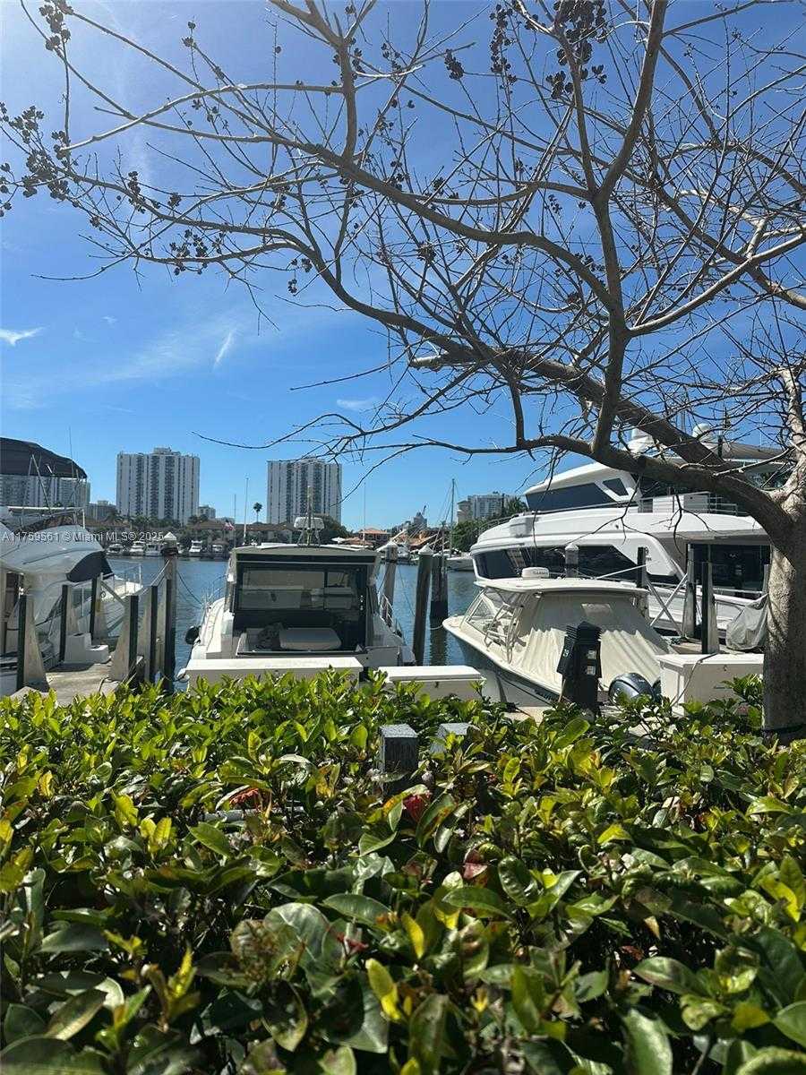 Small Image of 3610 YACHT CLUB DR #1510, Aventura Number 66