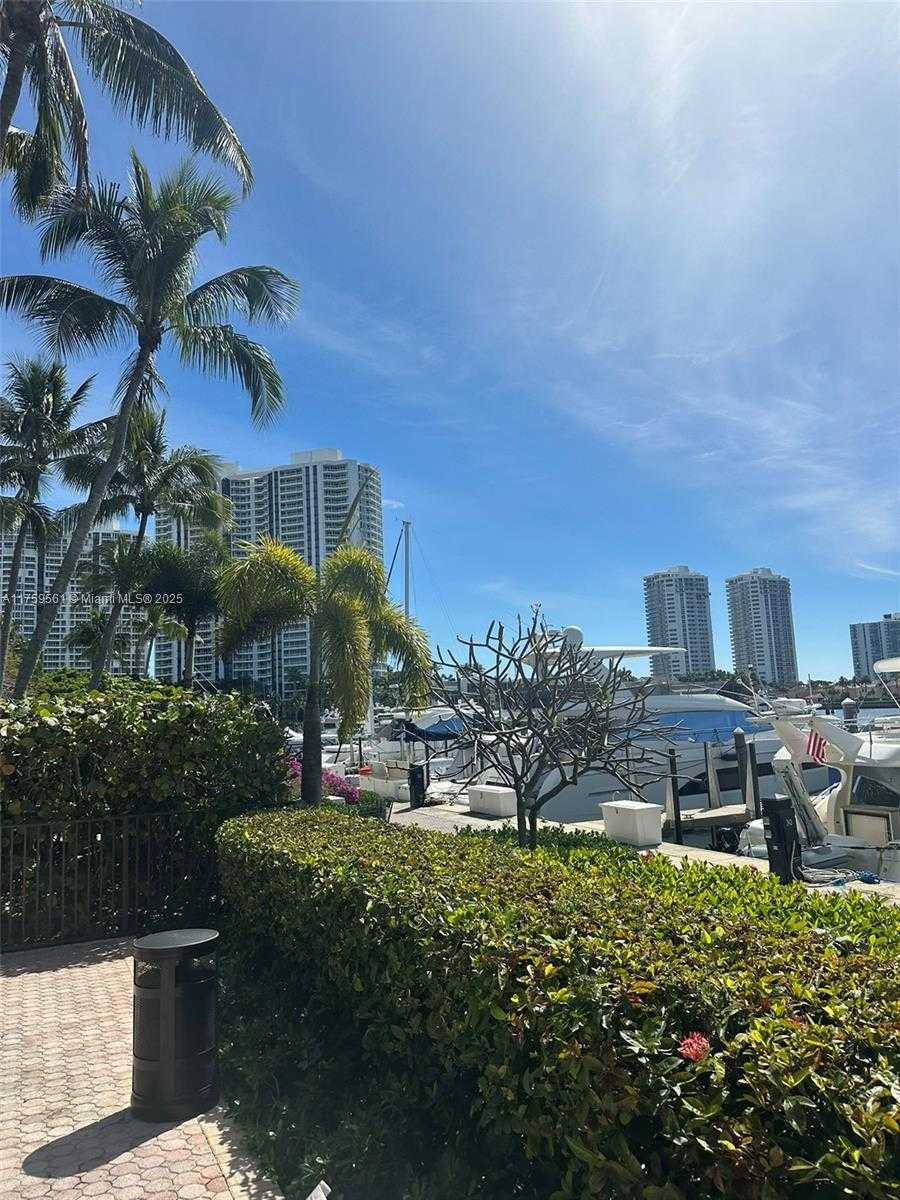 Small Image of 3610 YACHT CLUB DR #1510, Aventura Number 68