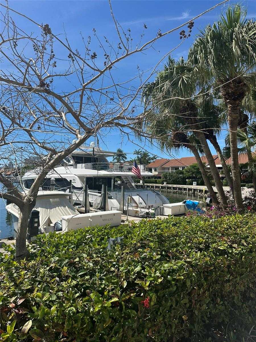 Small Image of 3610 YACHT CLUB DR #1510, Aventura Number 70
