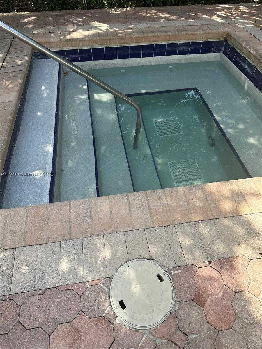 Small Image of 3610 YACHT CLUB DR #1510, Aventura Number 76