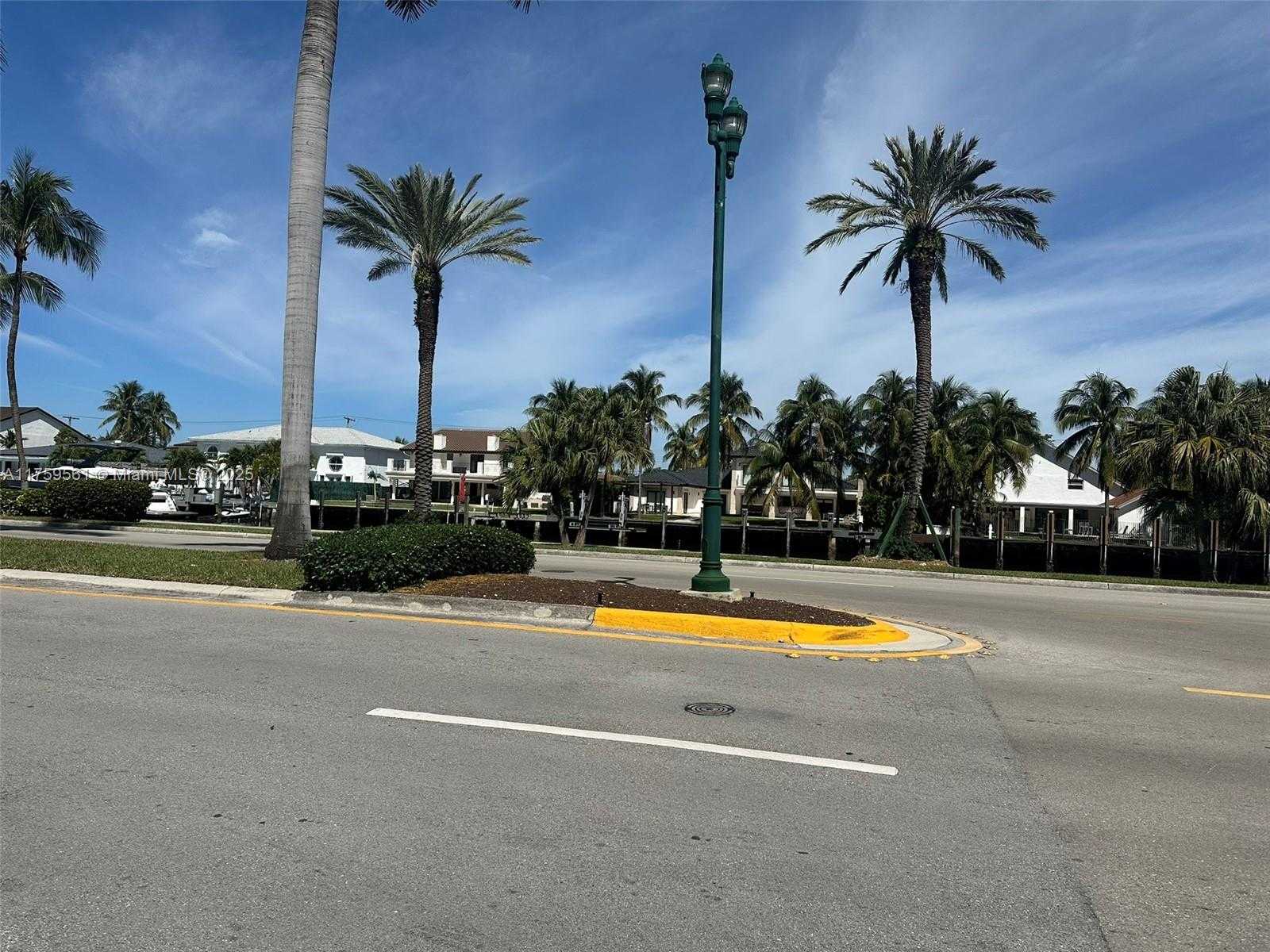 Small Image of 3610 YACHT CLUB DR #1510, Aventura Number 80