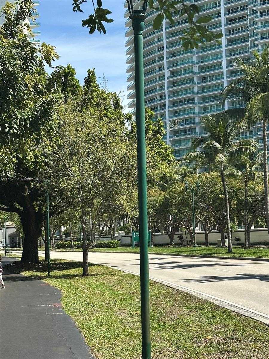 Small Image of 3610 YACHT CLUB DR #1510, Aventura Number 83