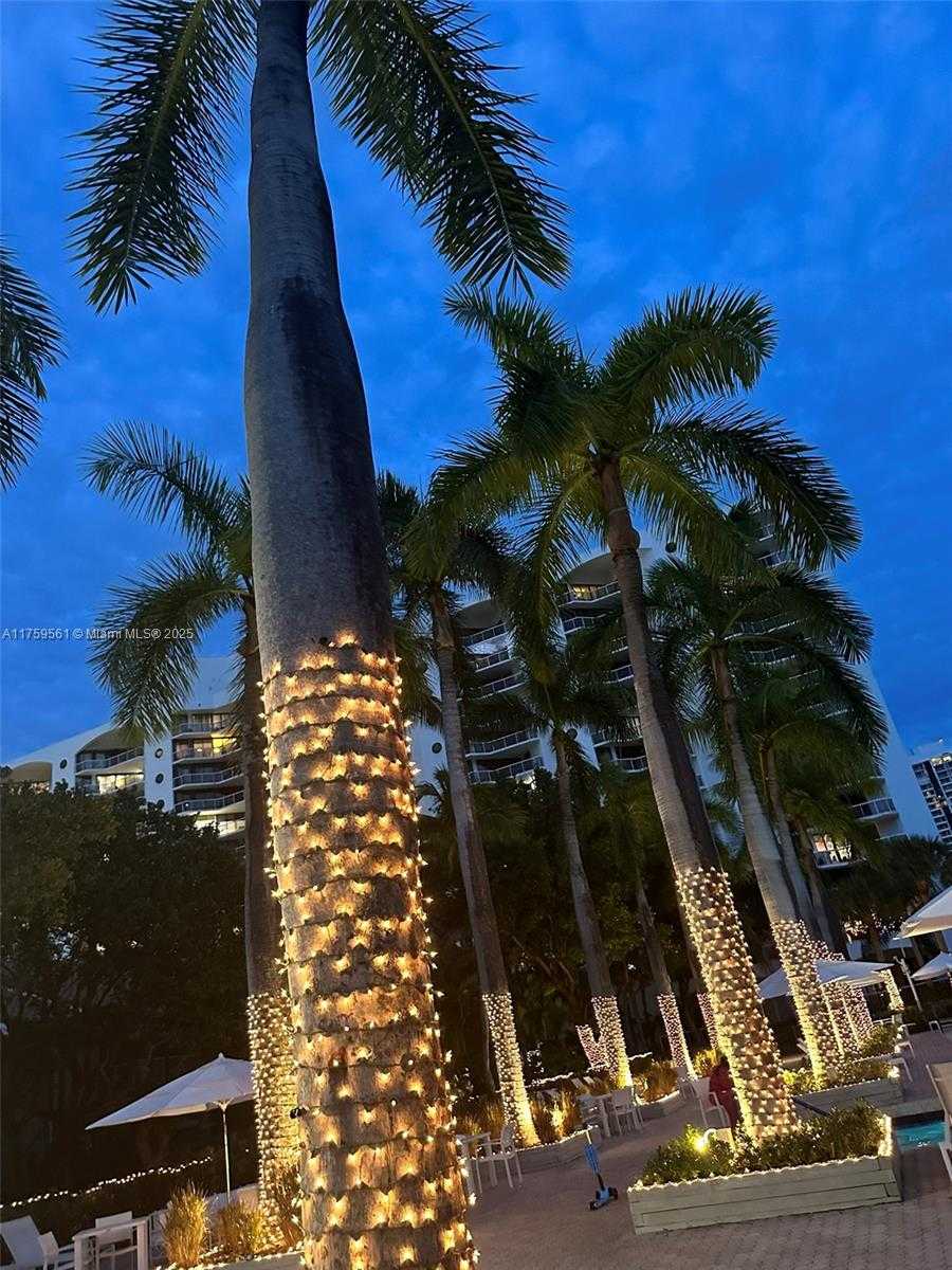 Small Image of 3610 YACHT CLUB DR #1510, Aventura Number 86