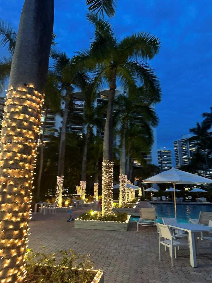 Small Image of 3610 YACHT CLUB DR #1510, Aventura Number 87