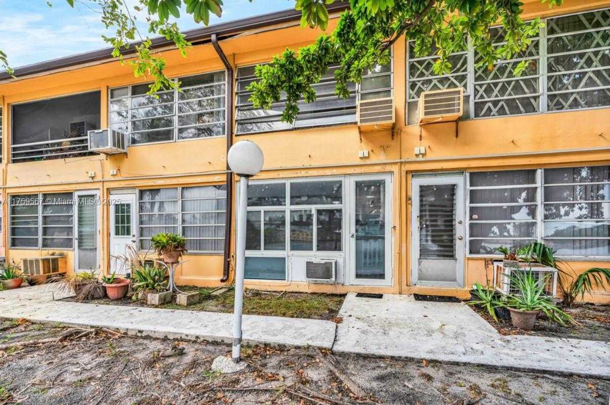 Small Image of 18801 NORTH EAST 2ND AVE #1006, Miami Number 11