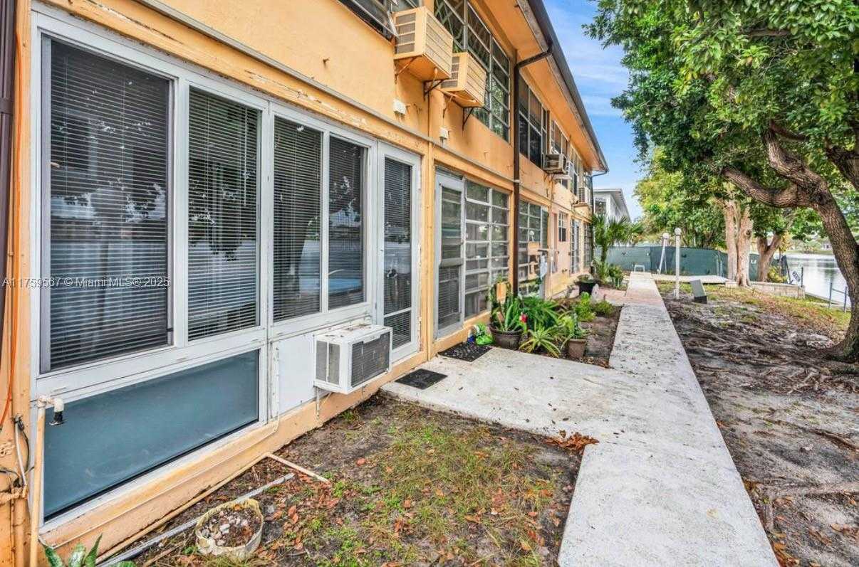 Small Image of 18801 NORTH EAST 2ND AVE #1006, Miami Number 12
