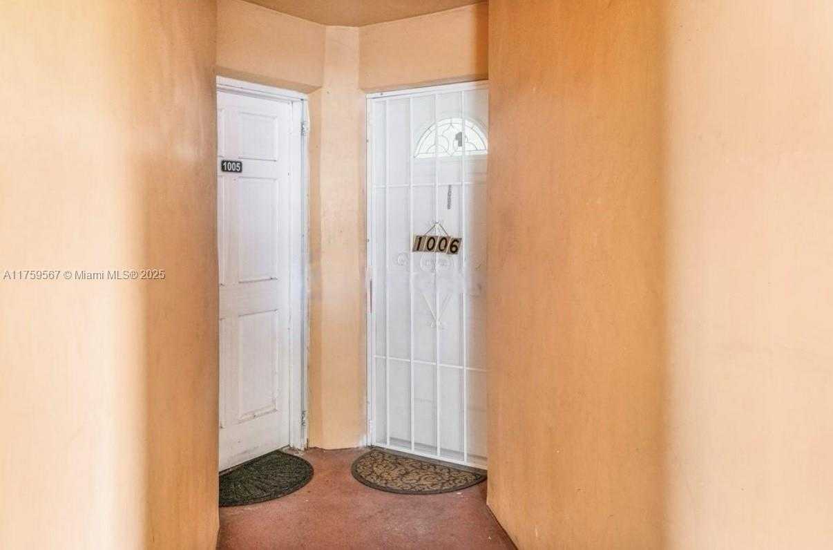 Small Image of 18801 NORTH EAST 2ND AVE #1006, Miami Number 14